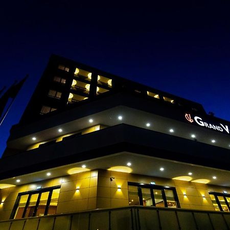 Grand View Hotel & Suites Copou Ясси Екстер'єр фото