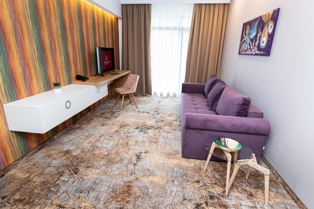 Grand View Hotel & Suites Copou Ясси Екстер'єр фото