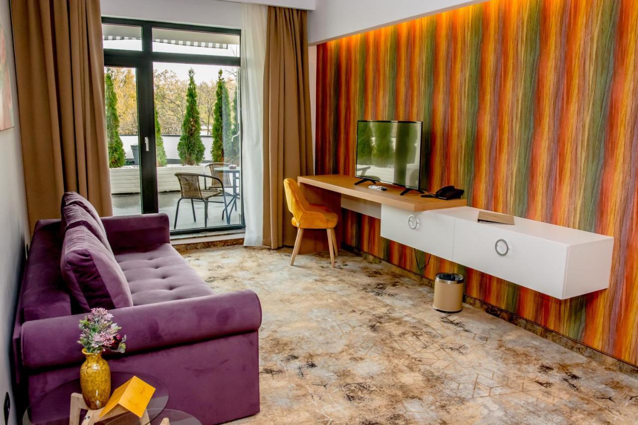 Grand View Hotel & Suites Copou Ясси Екстер'єр фото