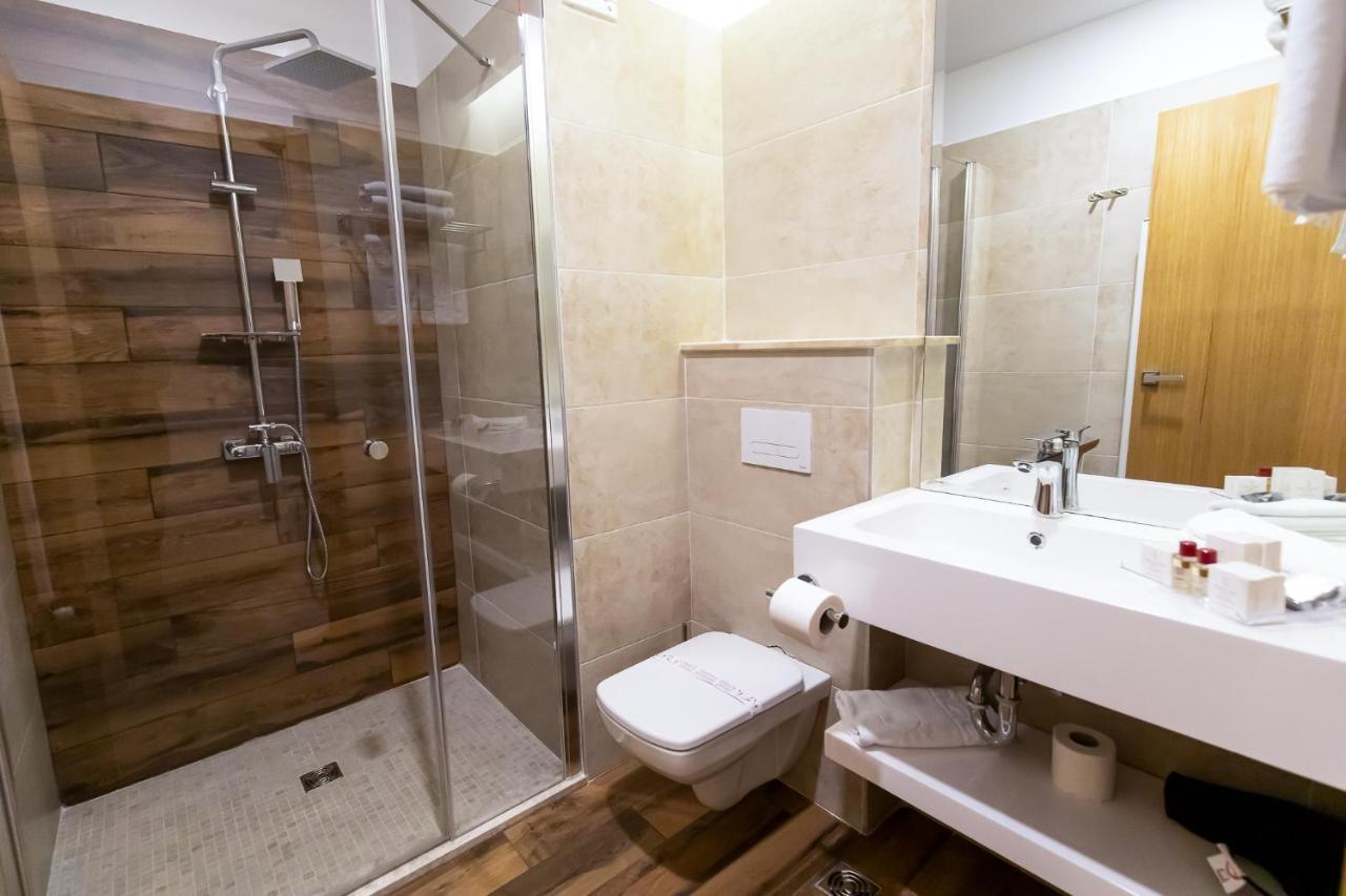 Grand View Hotel & Suites Copou Ясси Екстер'єр фото