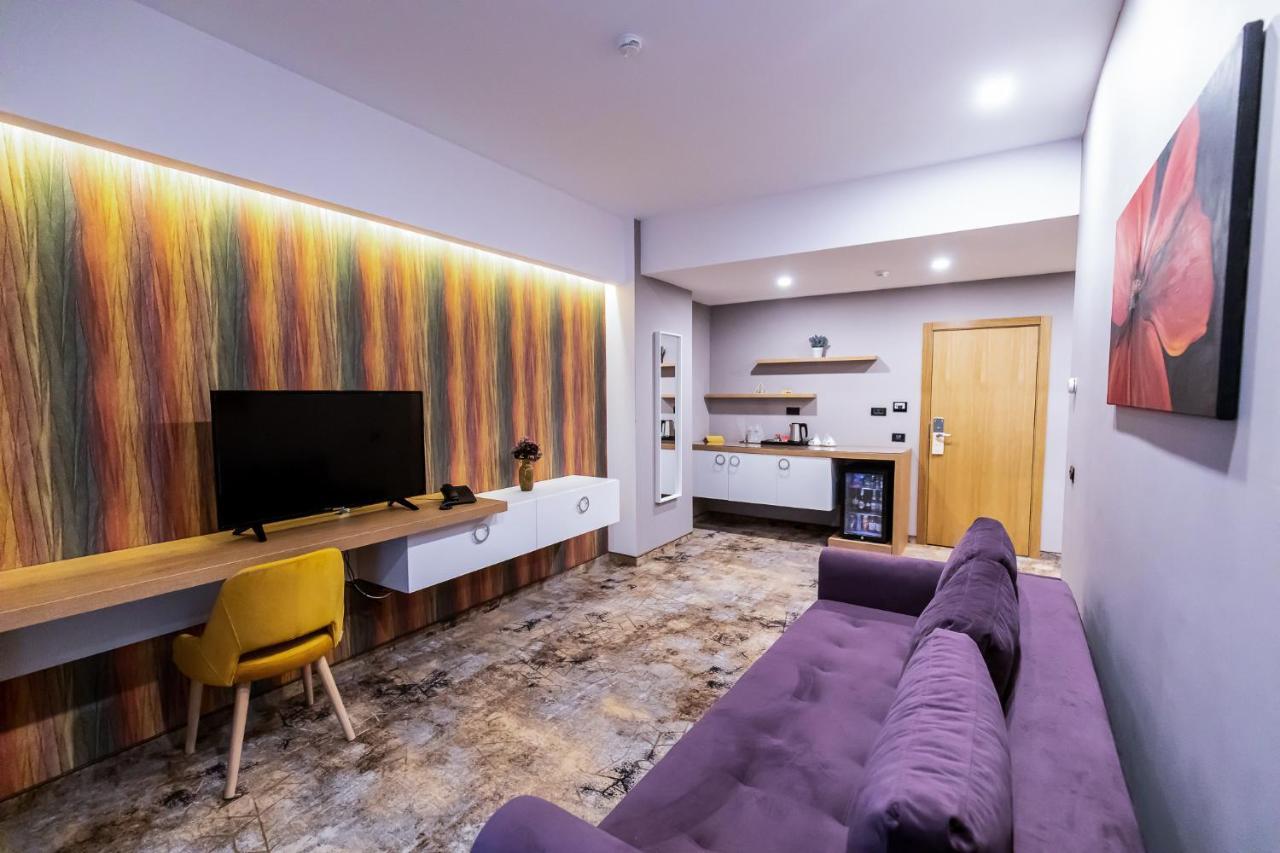 Grand View Hotel & Suites Copou Ясси Екстер'єр фото