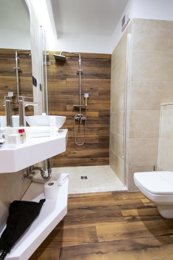Grand View Hotel & Suites Copou Ясси Екстер'єр фото