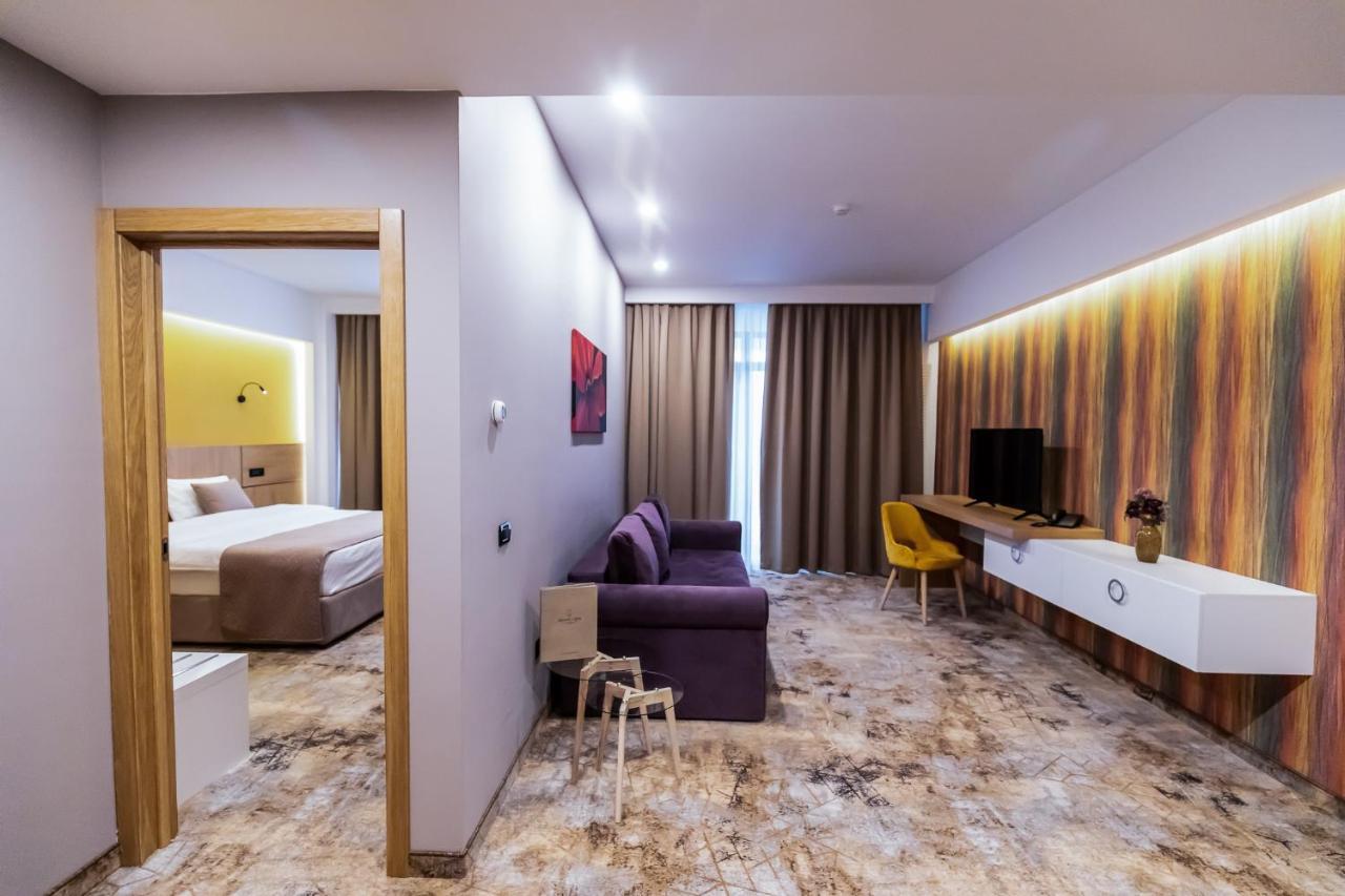 Grand View Hotel & Suites Copou Ясси Екстер'єр фото
