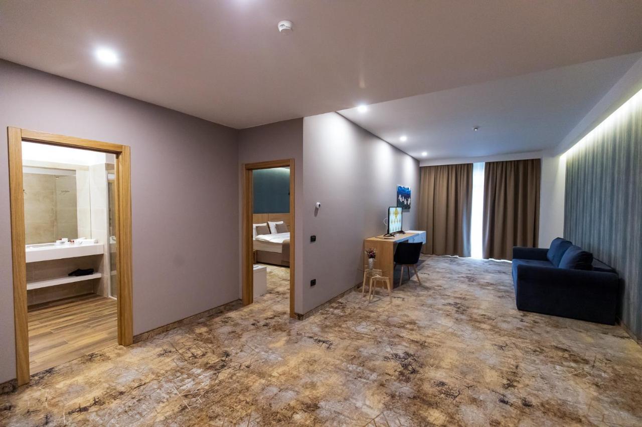 Grand View Hotel & Suites Copou Ясси Екстер'єр фото